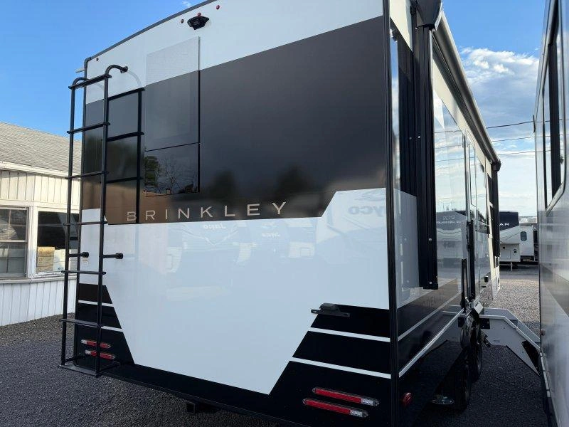 Brinkley Model I I235 2027 alt