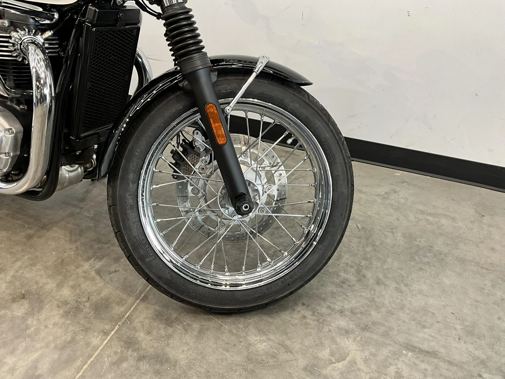 2017 Triumph Bonneville T100 alt