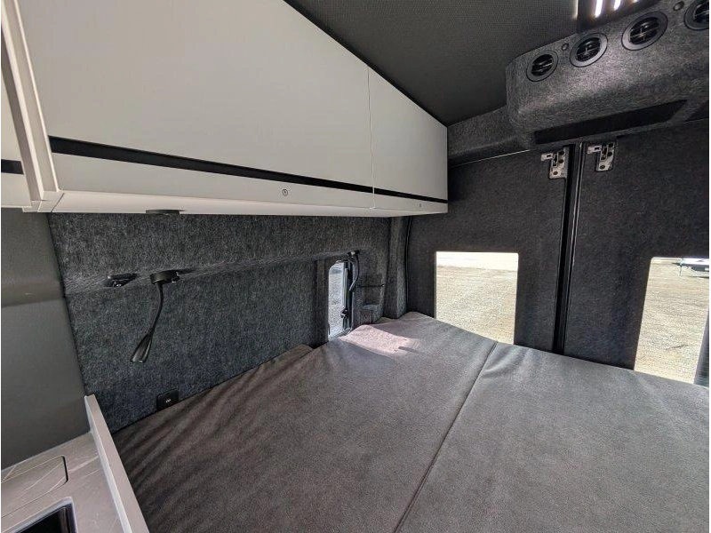 Grand Design Lineage Lvt1 2027 alt