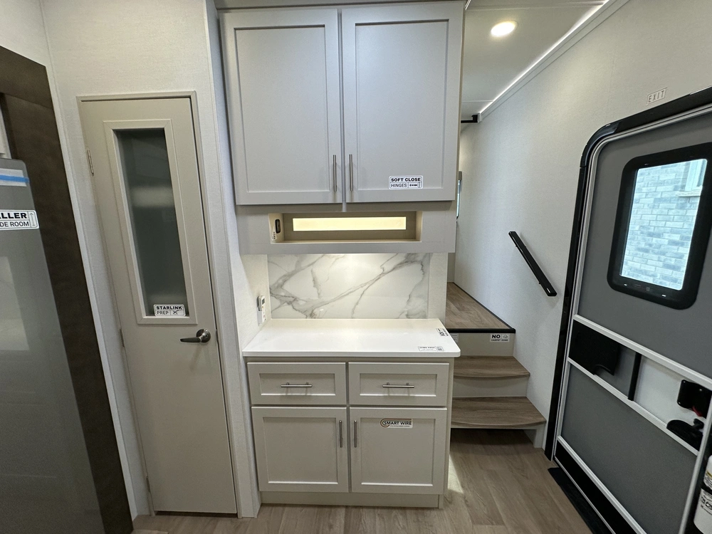 Alliance Rv Avenue 32rls 2027 alt