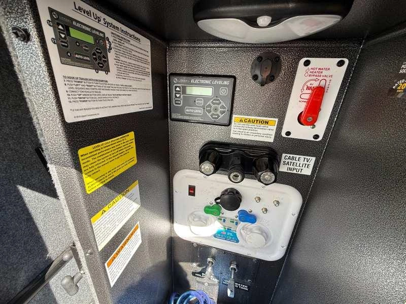 Jayco Seismic 395 2023 alt