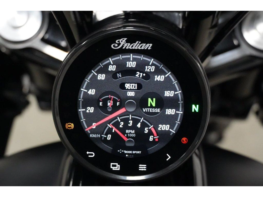 2025 Indian Motorcycle Sport Chief Rt alt