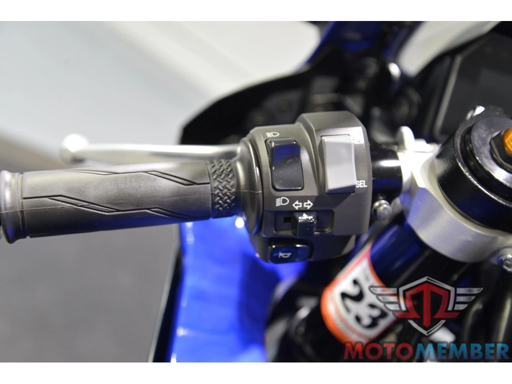 2022 Yamaha Yzf-r7 alt