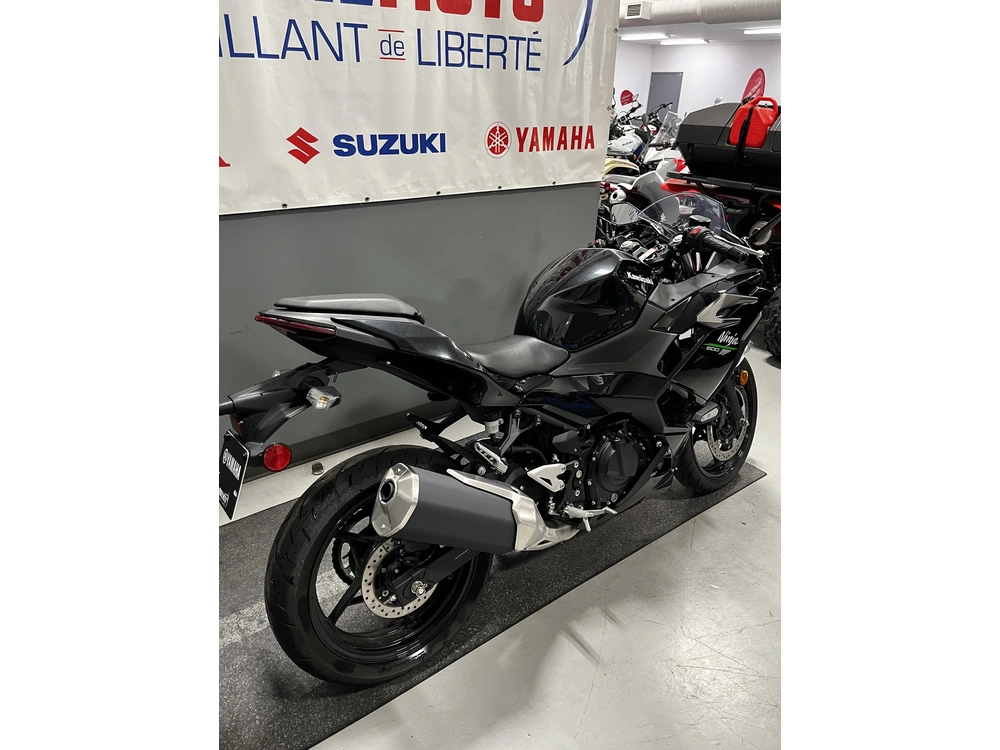 Kawasaki Ninja 500 Ninja 2024 alt