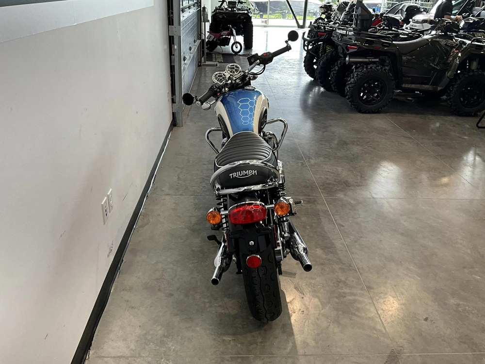 2017 Triumph Bonneville T100 alt