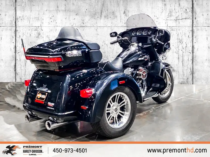 Harley-Davidson Tri Glide Ultra FLHTCUTG 2024