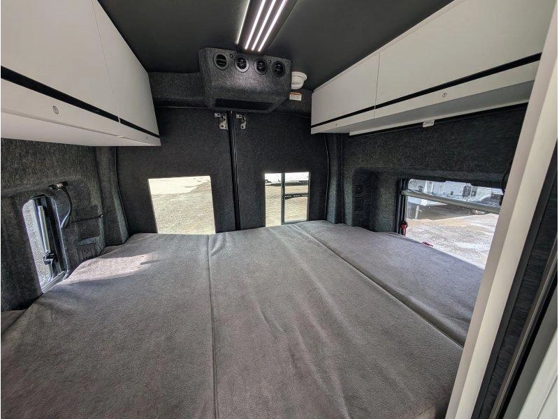 Grand Design Lineage Lvt1 2027 alt