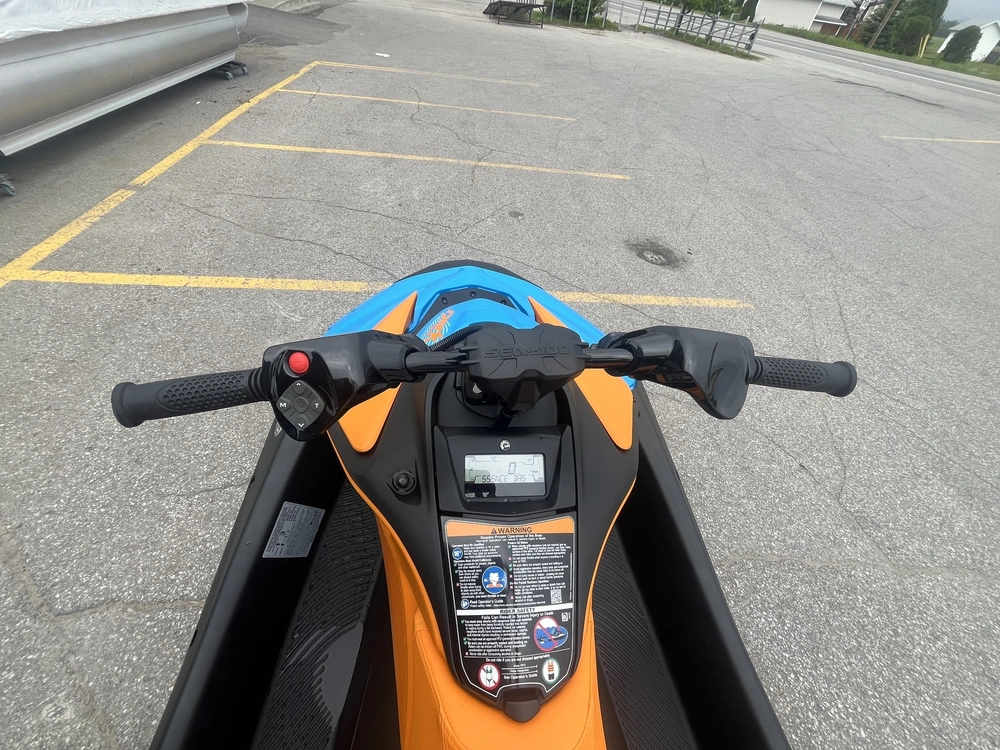 Sea-doo Spark Trixx 3 Places 2026 alt