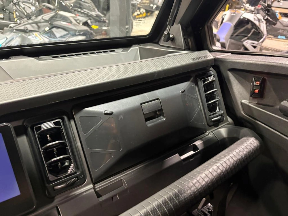 Can-am Defender Limited Cab Hd11 2026 alt