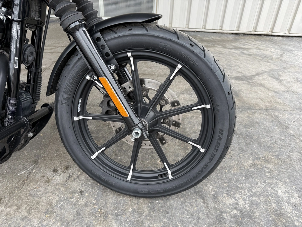 2017 Harley-davidson Iron 883 alt