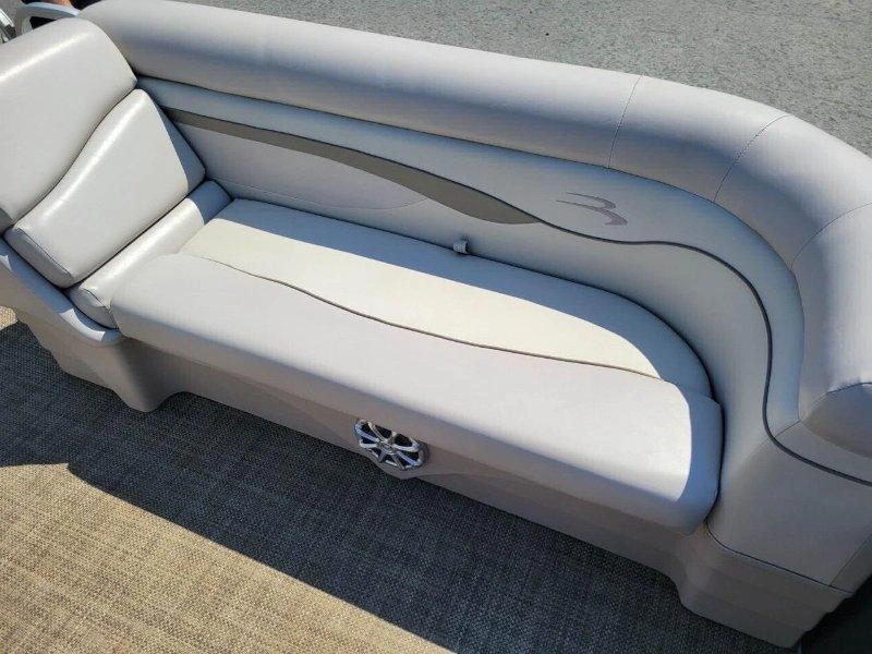 Bennington Marine 24sslx 3 Tubes / 150hp G2 2014 alt