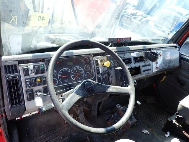 Freightliner Fl80 2004