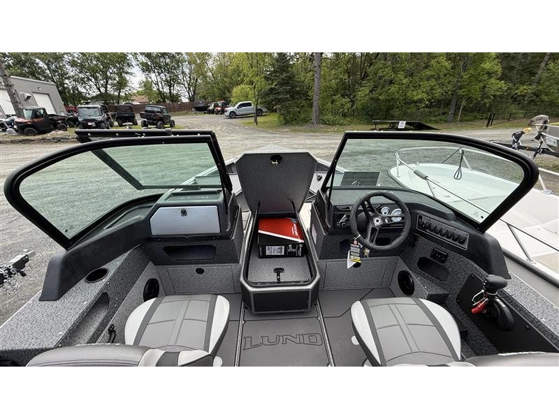 2026 Lund Boat Co 1775 Impact Xs Sport alt