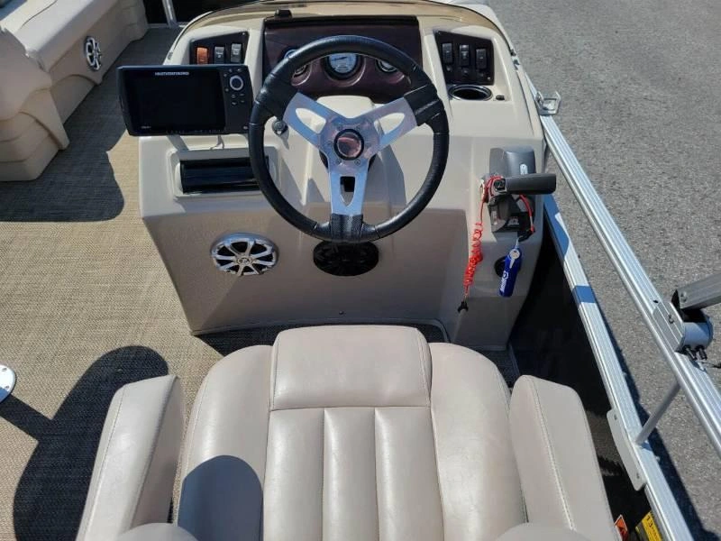 Bennington Marine 24sslx 3 Tubes / 150hp G2 2014 alt