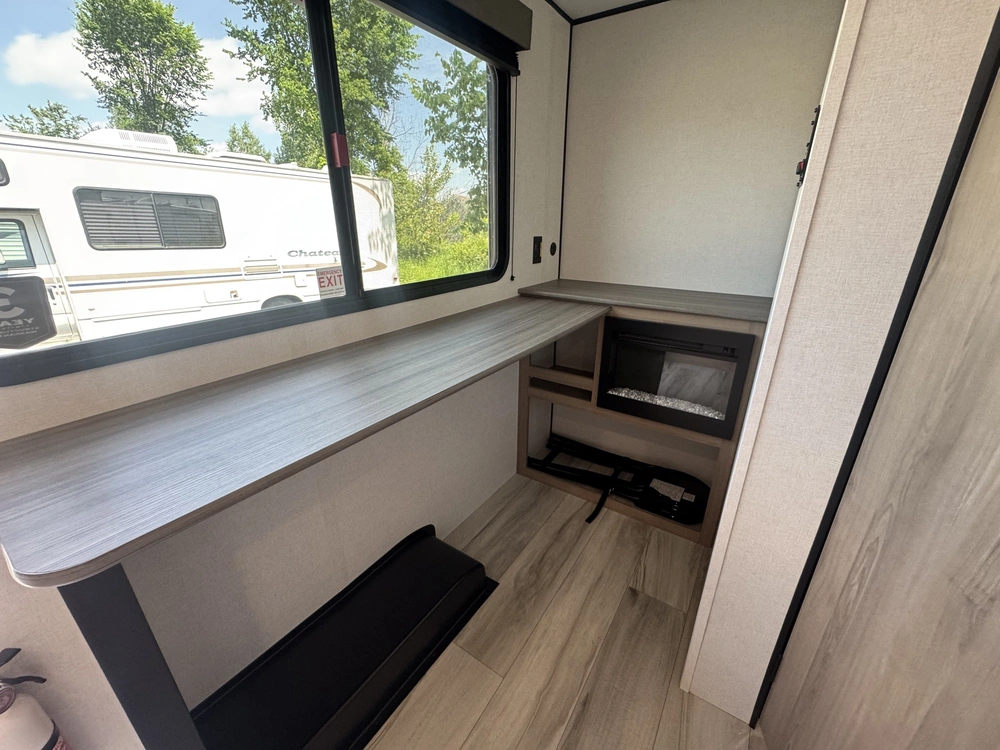 Keystone Rv Coleman 13r 2026 alt