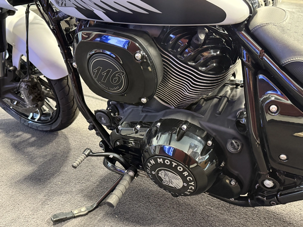 2024 Indian Motorcycle Sport Chief alt