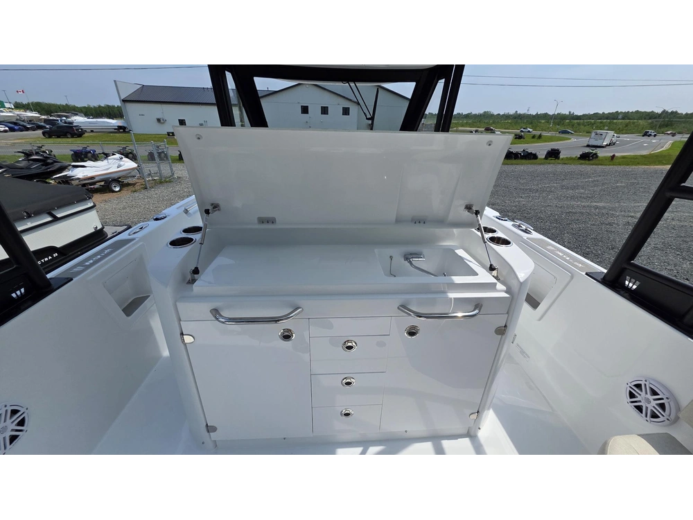 2026 Wellcraft 28 T-top alt