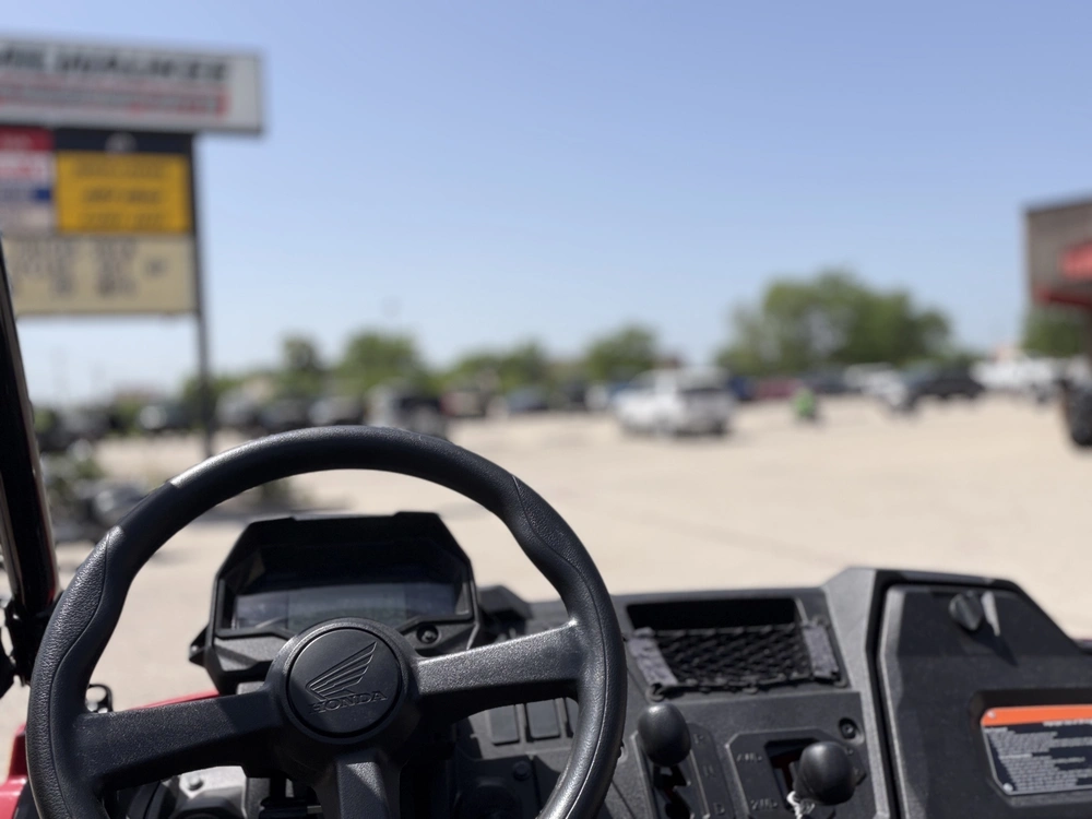 2026 Honda Pioneer 700-4 alt