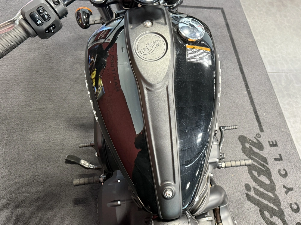 2025 Indian Motorcycle Chief alt