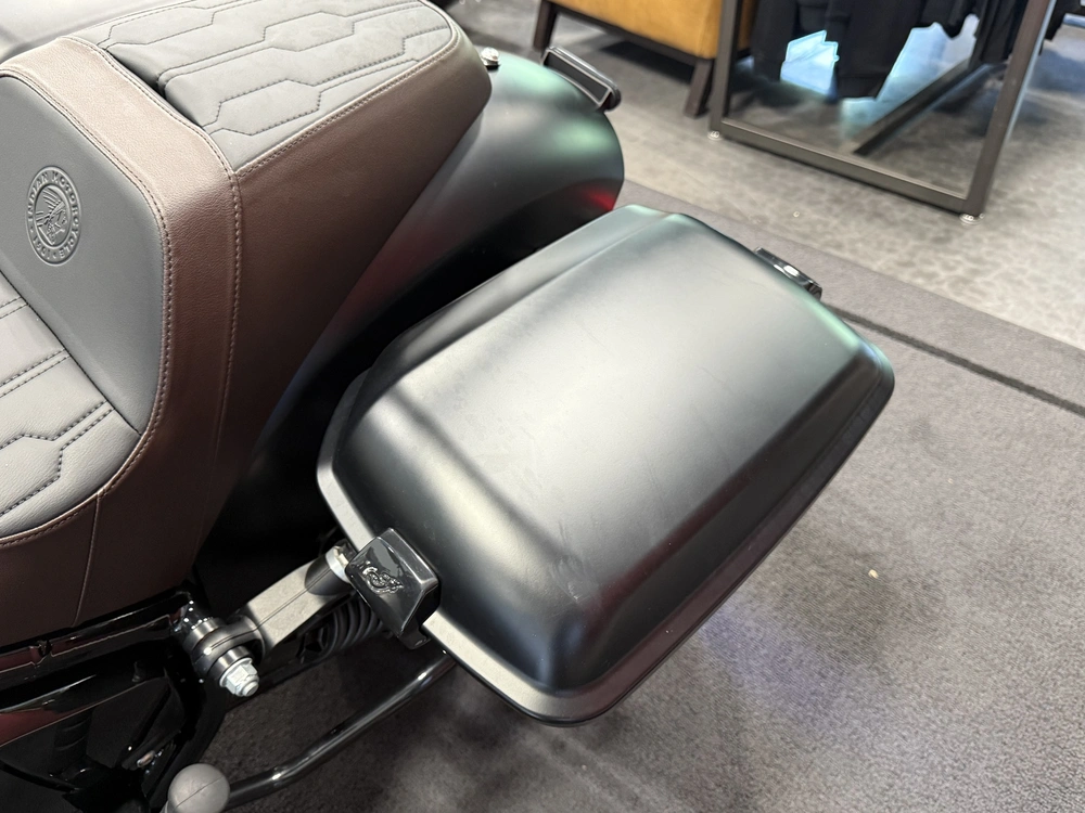 2025 Indian Motorcycle Sport Chief Rt alt