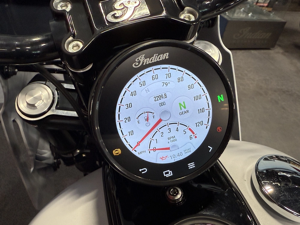 2024 Indian Motorcycle Sport Chief alt