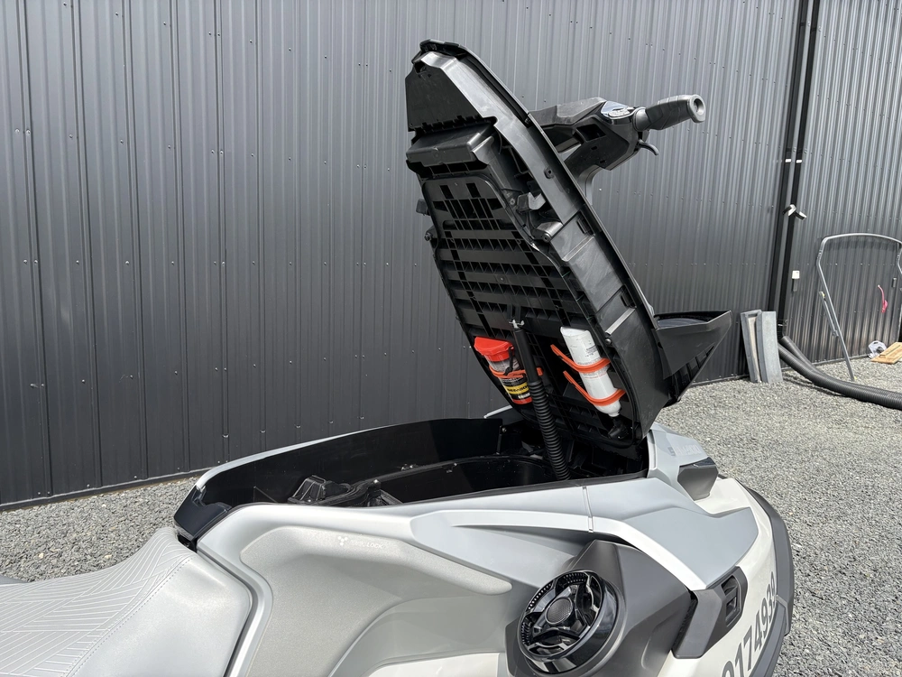 2024 Sea-doo Pwc Gtx Ltd 300 Aud Wh Ibr Idf 24 alt
