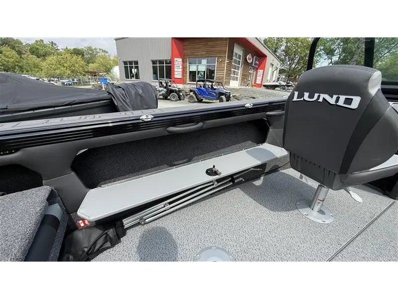 2026 Lund Boat Co 1875 Tyee Sport alt