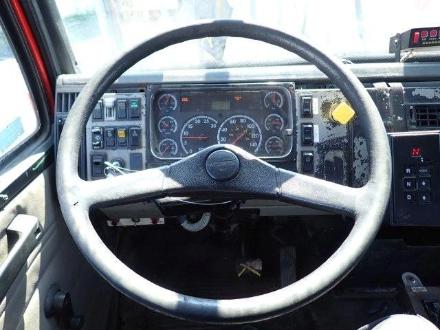 Freightliner Fl80 2004