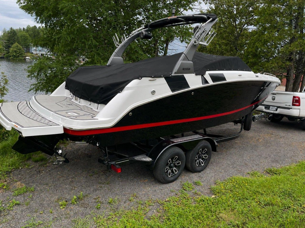 Four Winns Hd5 Surf Elevate 350hp 2022 alt