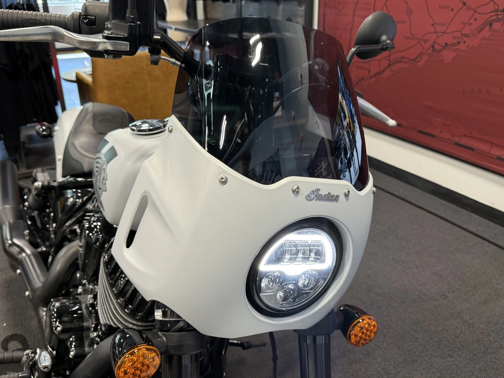 2024 Indian Motorcycle Sport Chief alt