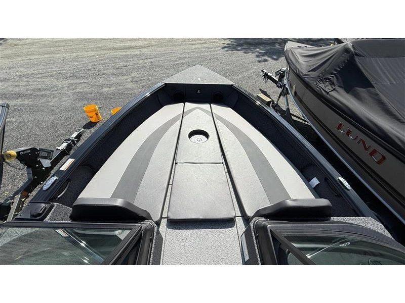 2025 Lund Boat Co 2075 Impact Xs alt