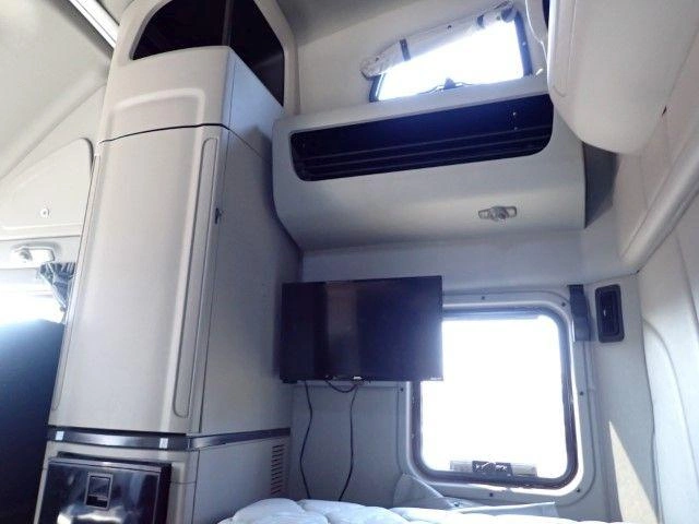 Peterbilt 579 2024