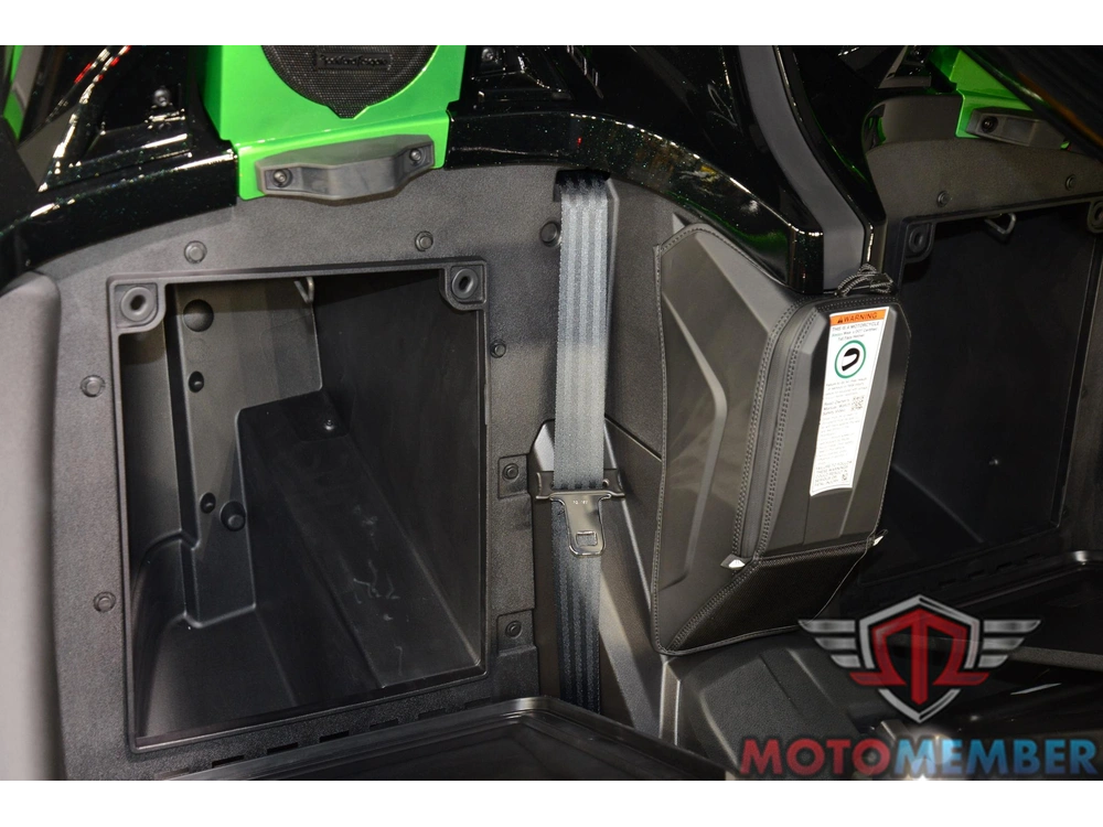 2026 Slingshot Grand Touring Manual alt