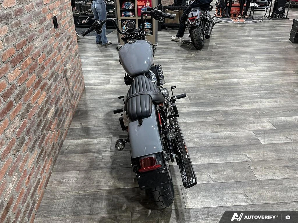 2026 Harley-davidson Street Bob alt