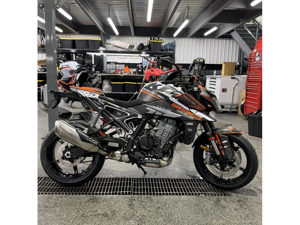 Ktm 990 Duke 2027 alt