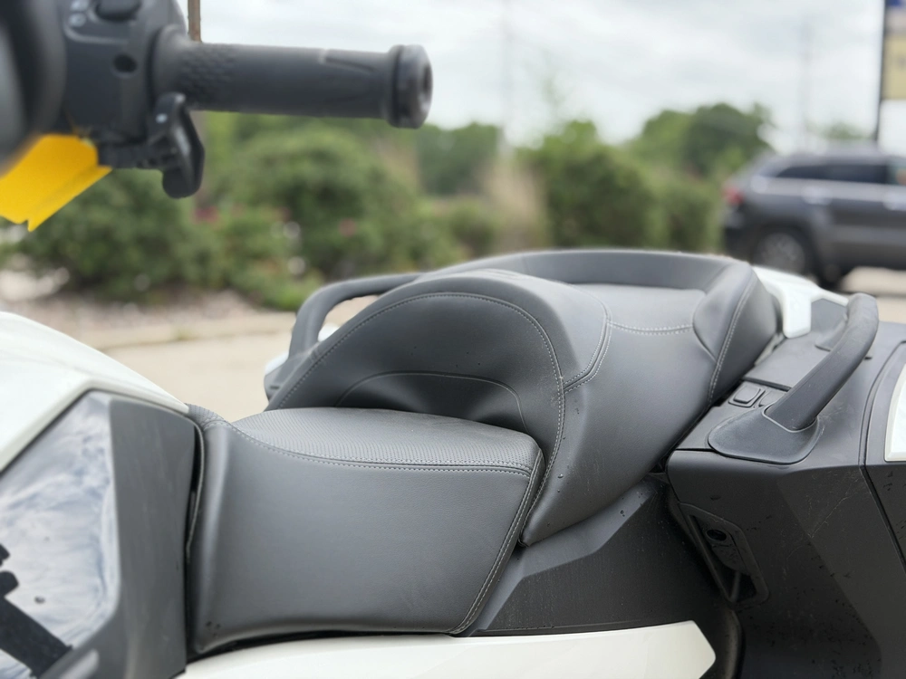 2026 Can-am Spyder Rt alt
