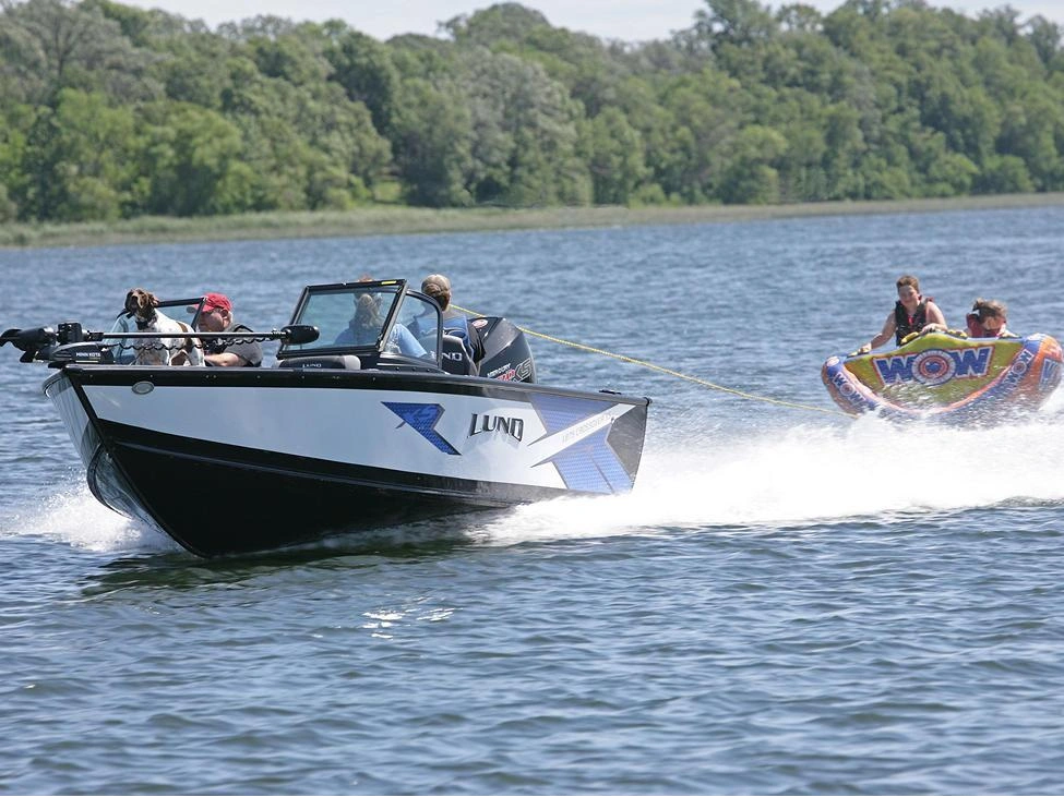 2025 Lund Boat Co 1875 Crossover Xs alt