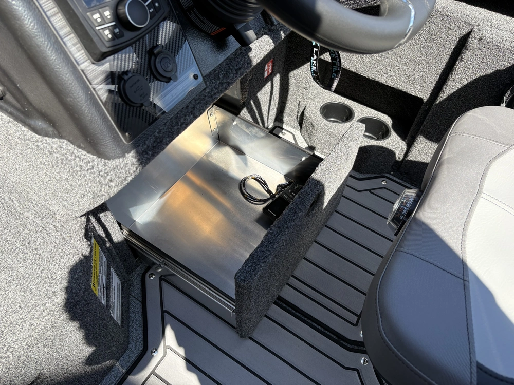 2026 Crestliner 2050 Fish Hawk Wt alt