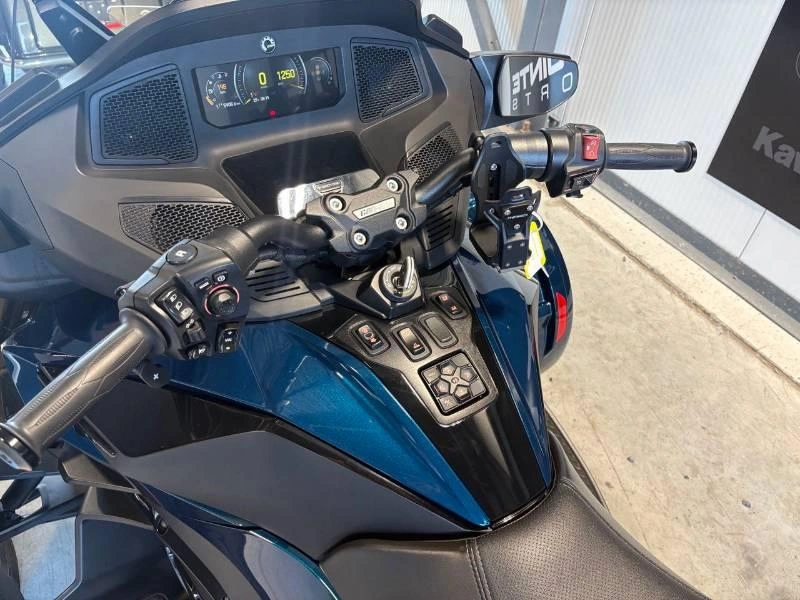 Can-am Rt Limited 2023 alt