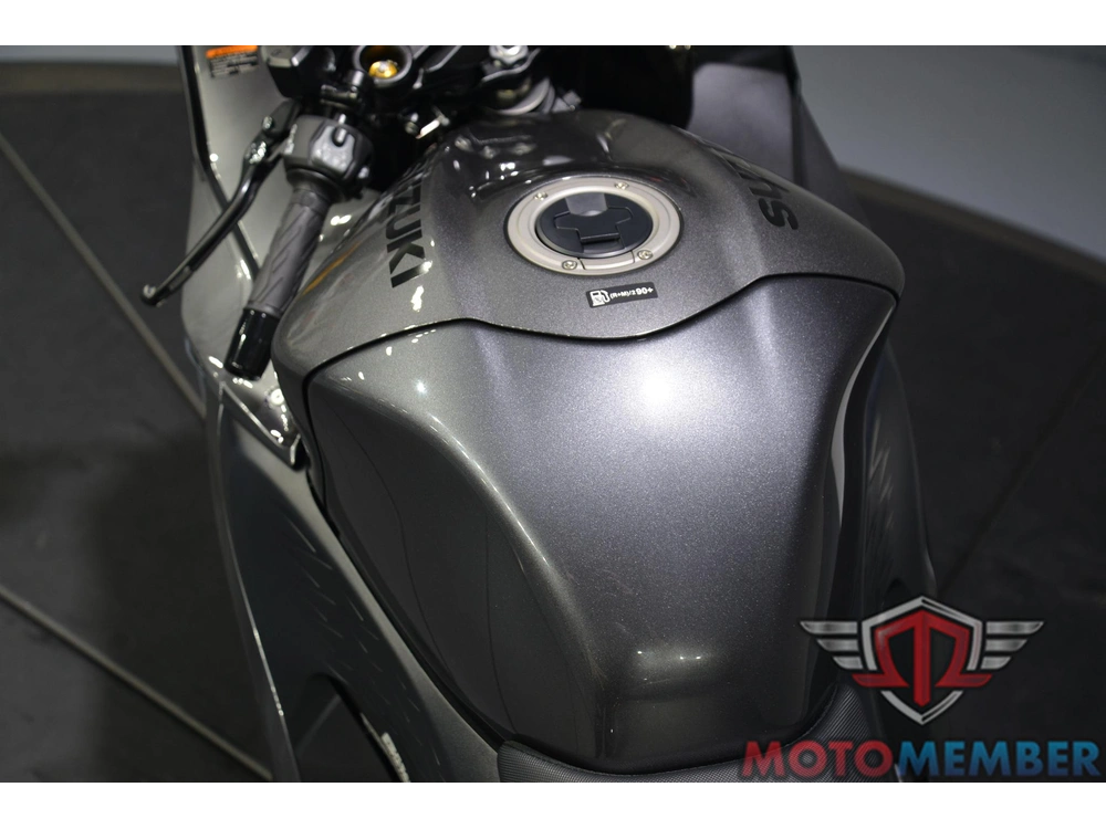 2024 Suzuki Hayabusa alt