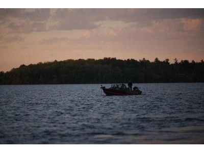 2026 Lund Boat Co 1875 Pro V Sport alt