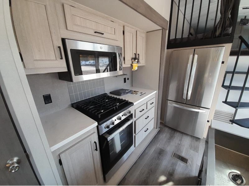 Coachmen Catalina 42 Condo 2027 alt