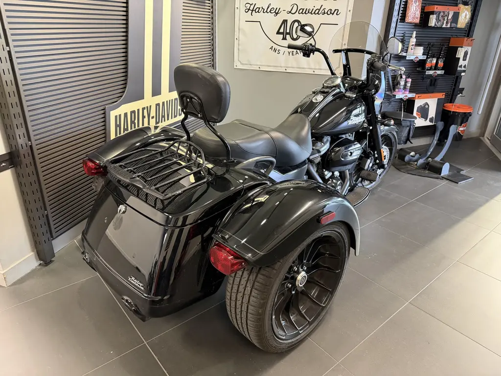 Harley-Davidson FREEWHEELERFLRT 2023