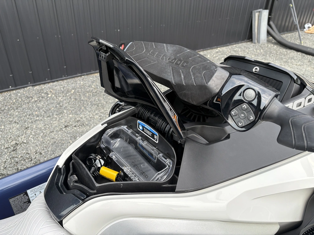 2024 Sea-doo Pwc Gtx Ltd 300 Aud Be Ibr Idf 24 alt