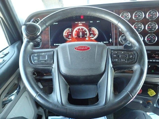 Peterbilt 389 2024