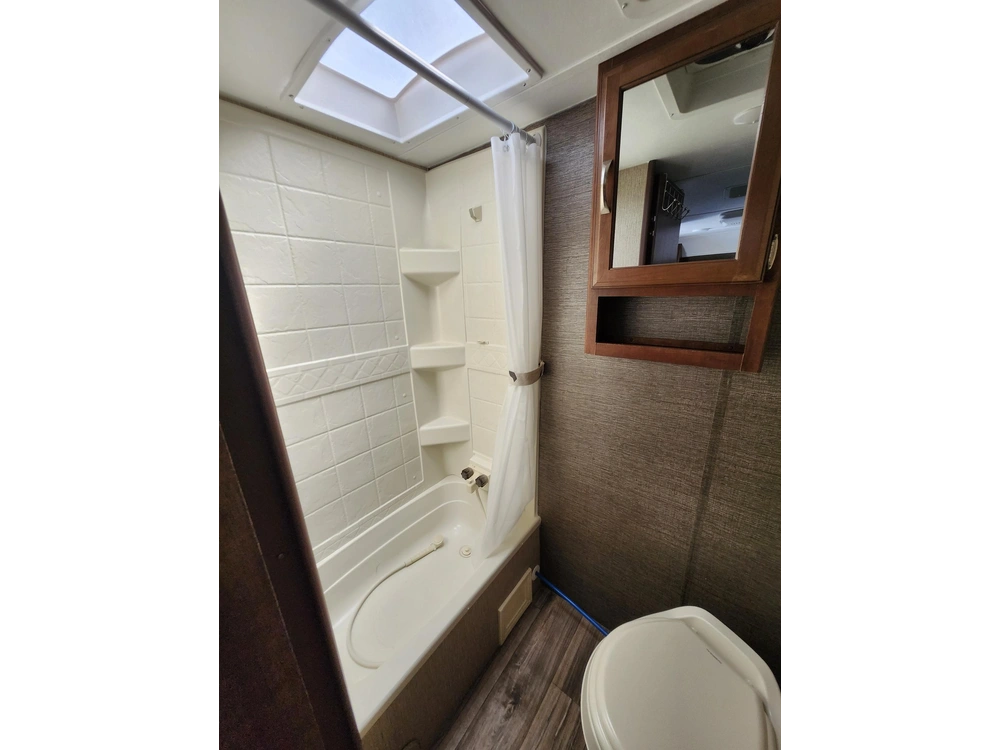 2018 Keystone Rv Passeport Lite 175 Bh alt