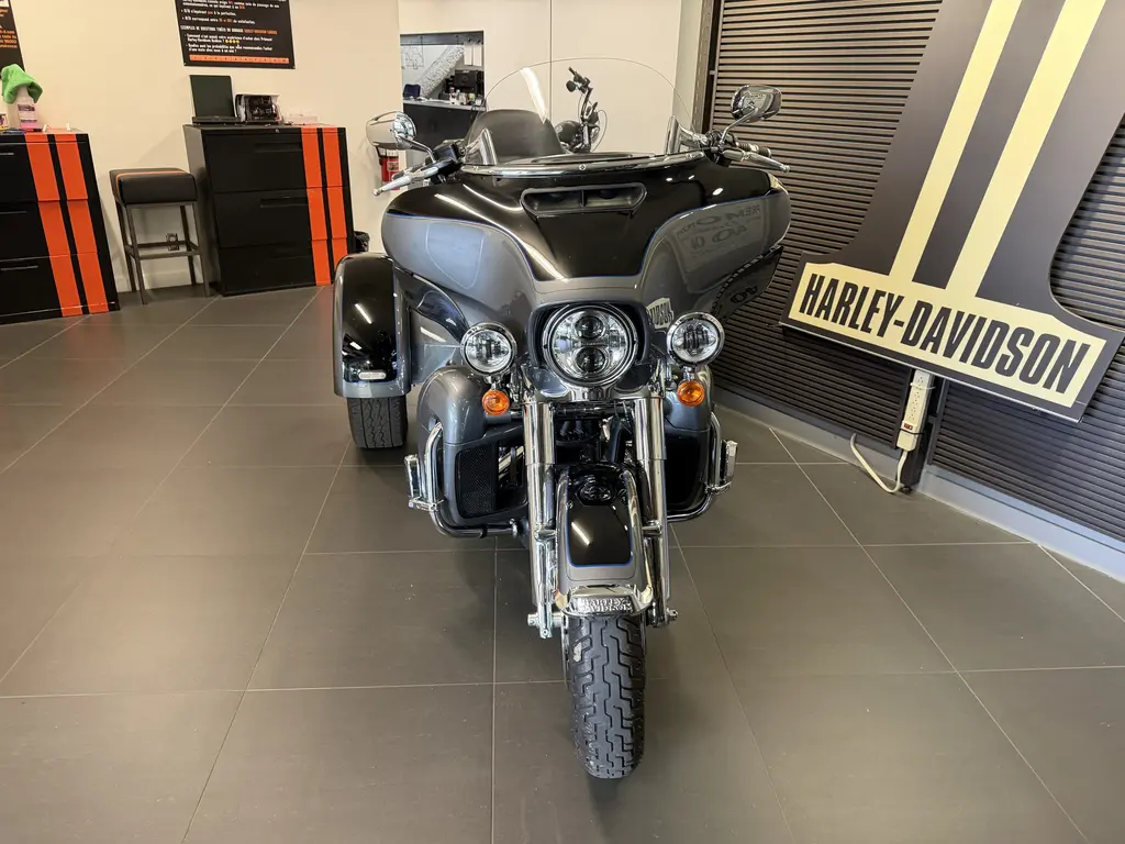 2022 Harley-Davidson FLHTCUTG Tri Glide UltraFLHTCUTG