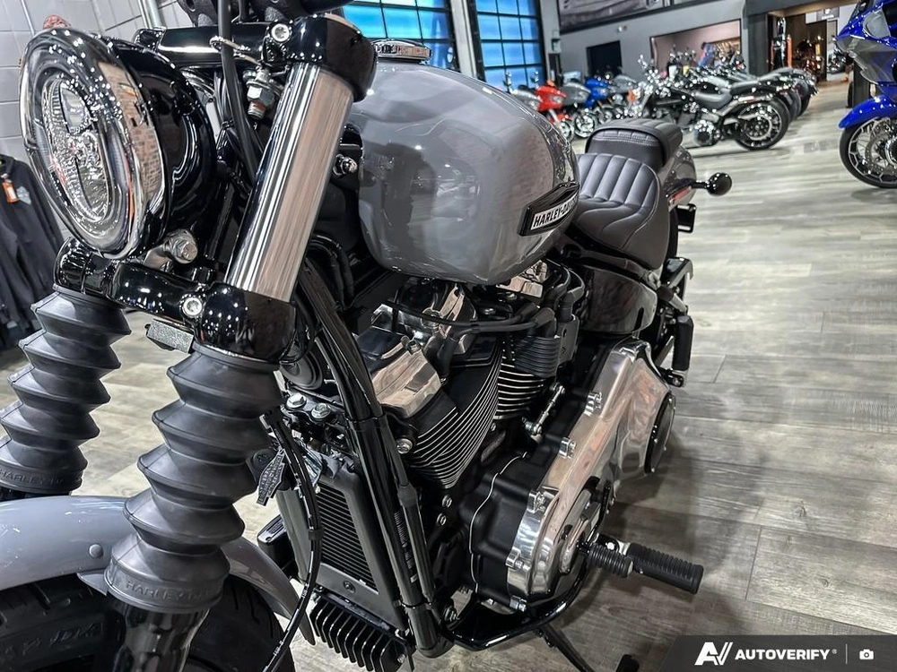 2026 Harley-davidson Street Bob alt