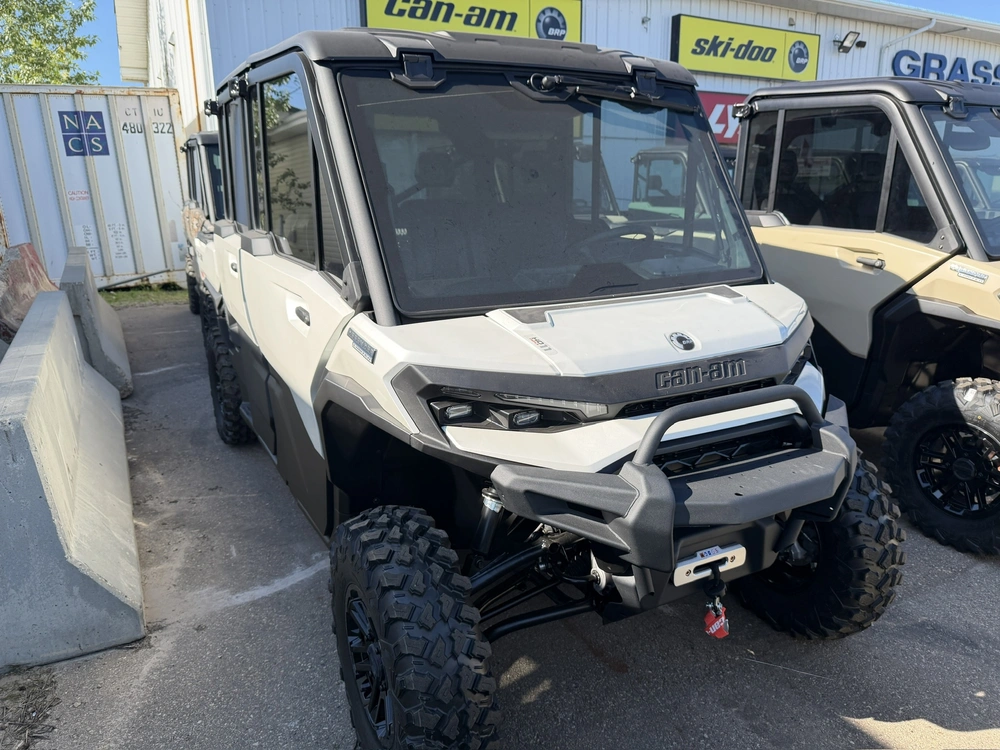 2026 Can-am 6mte Defender Max Ltd 65 Hd11 Wh Hb 26 alt