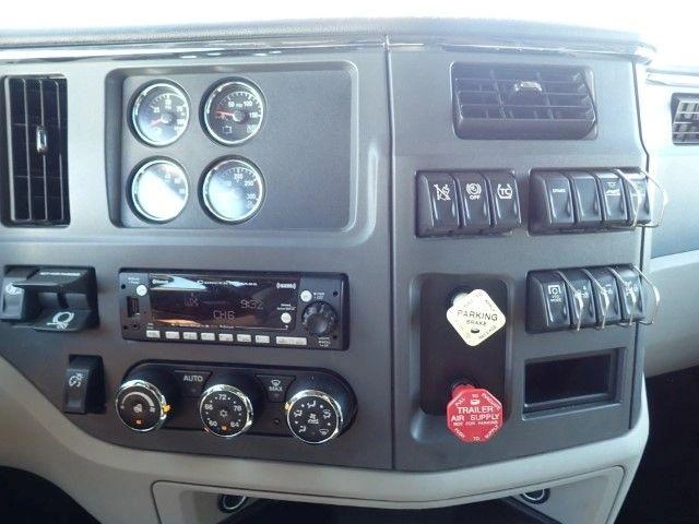 Peterbilt 579 2024